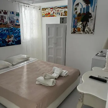 Delphines Hotel 2*