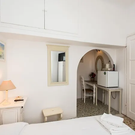 Delphines 2* Mykonos Town