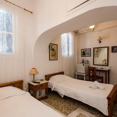 Delphines Hotel