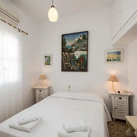 Delphines Hotel 2*